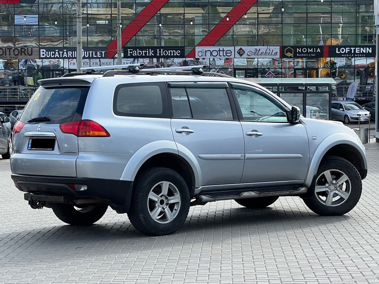 Mitsubishi Pajero Sport 2011 — Миниатюра 3