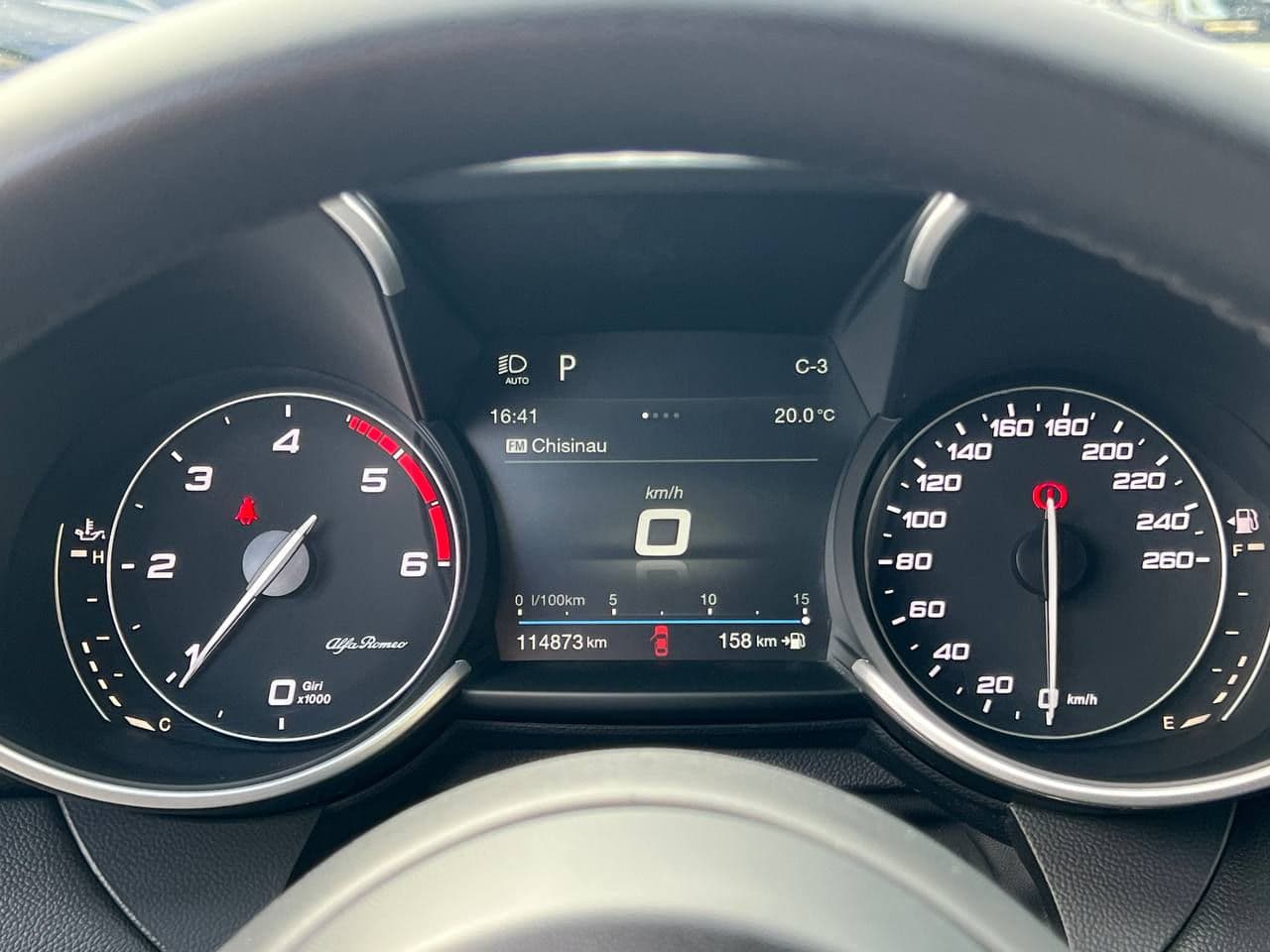Alfa Romeo Giulia 2019 — Миниатюра 11