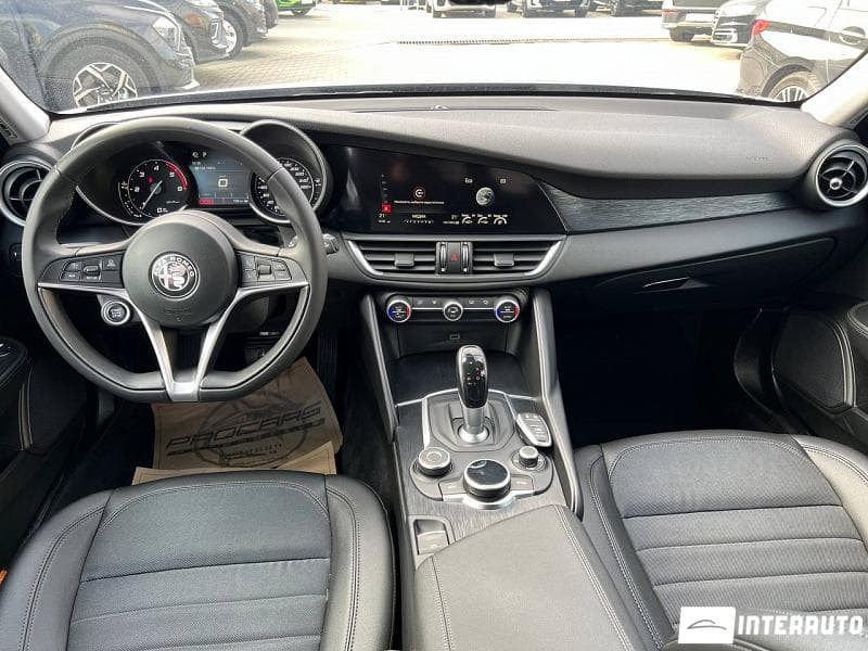 Alfa Romeo Giulia 2019 — Миниатюра 8