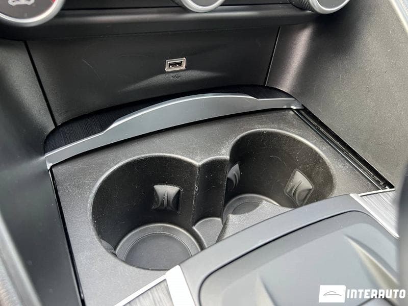Alfa Romeo Giulia 2019 — Миниатюра 15