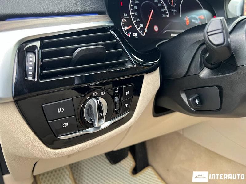 BMW 520 2019 — Миниатюра 18