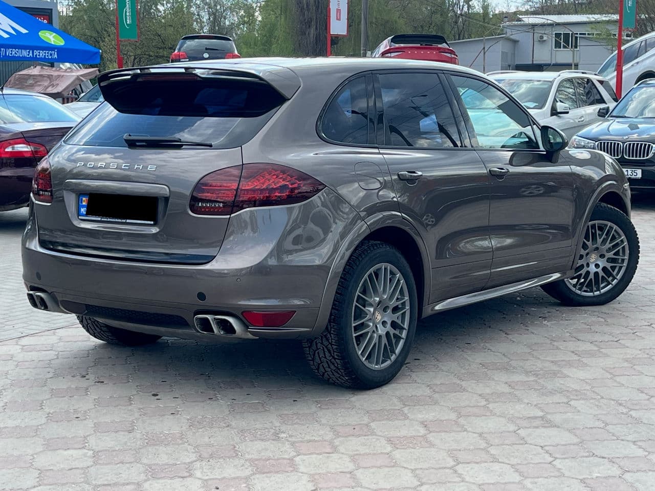 Porsche Cayenne 2012 — Миниатюра 3