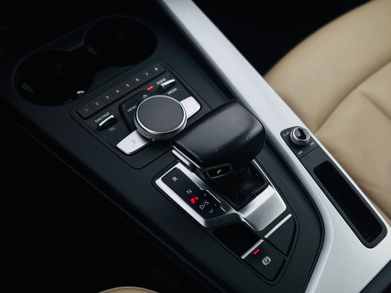 Audi A4 2017 — Миниатюра 11