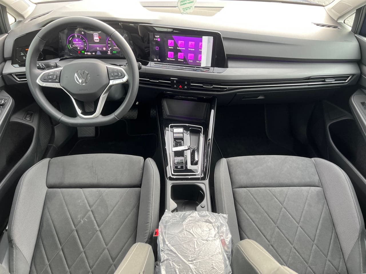 Volkswagen Golf eHybrid 2024 — Миниатюра 8