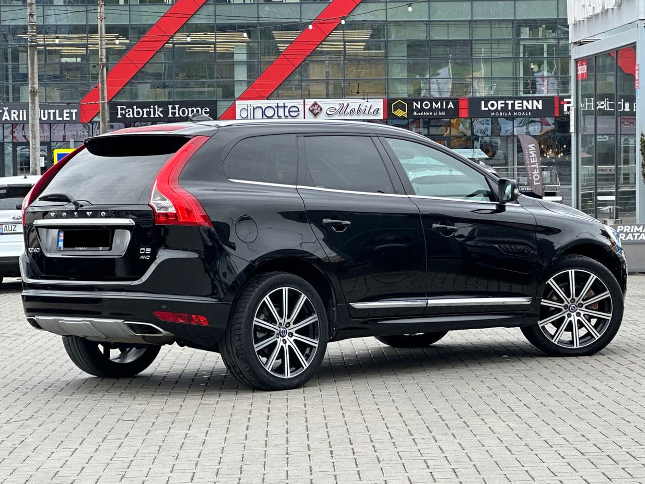 Volvo XC 60 2017 — Миниатюра 3
