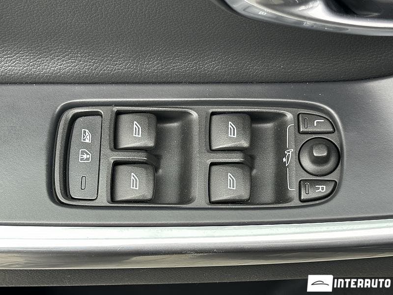 Volvo XC 60 2017 — Миниатюра 17