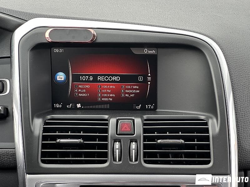 Volvo XC 60 2017 — Миниатюра 10