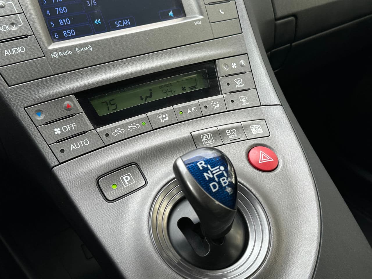 Toyota Prius 2014 — Миниатюра 11