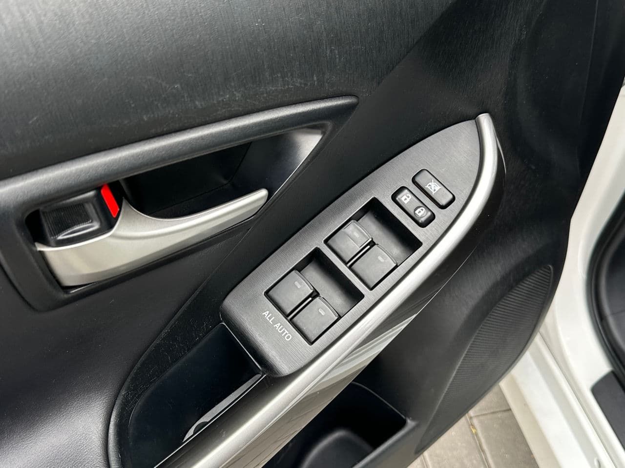 Toyota Prius 2014 — Миниатюра 6