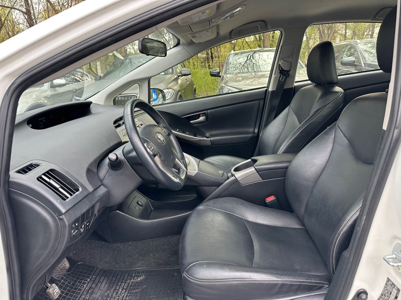 Toyota Prius 2014 — Миниатюра 5