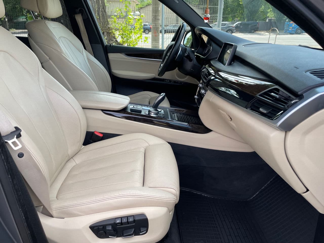 2017 BMW X5 4.0e — Miniatură 18