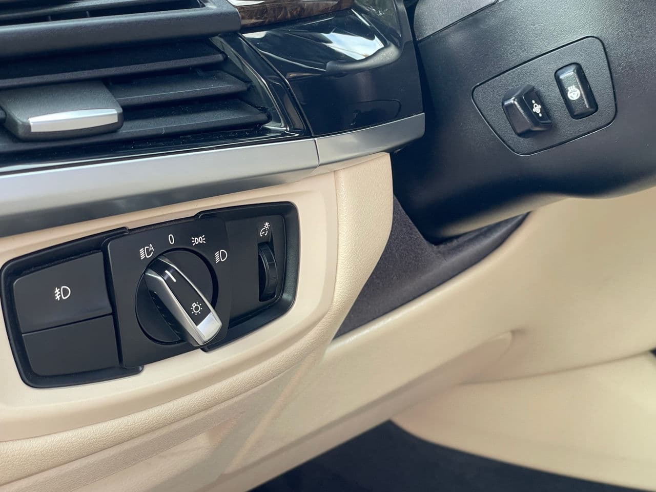 2017 BMW X5 4.0e — Miniatură 10