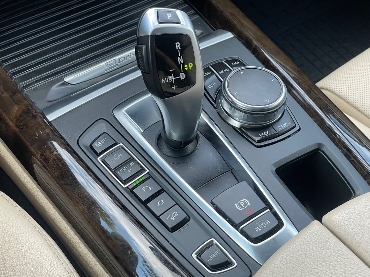 2017 BMW X5 4.0e — Miniatură 16