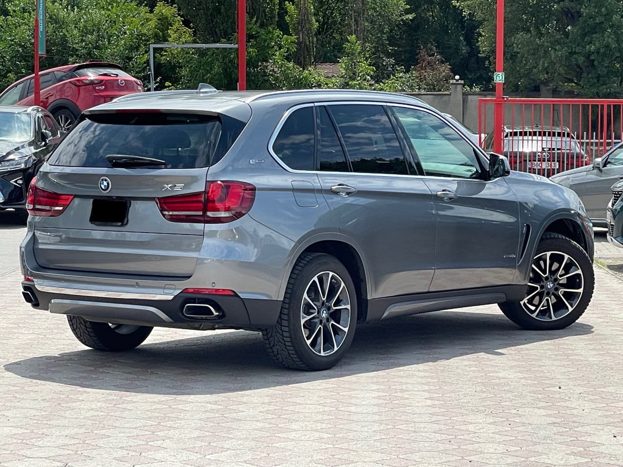 2017 BMW X5 4.0e — Miniatură 3