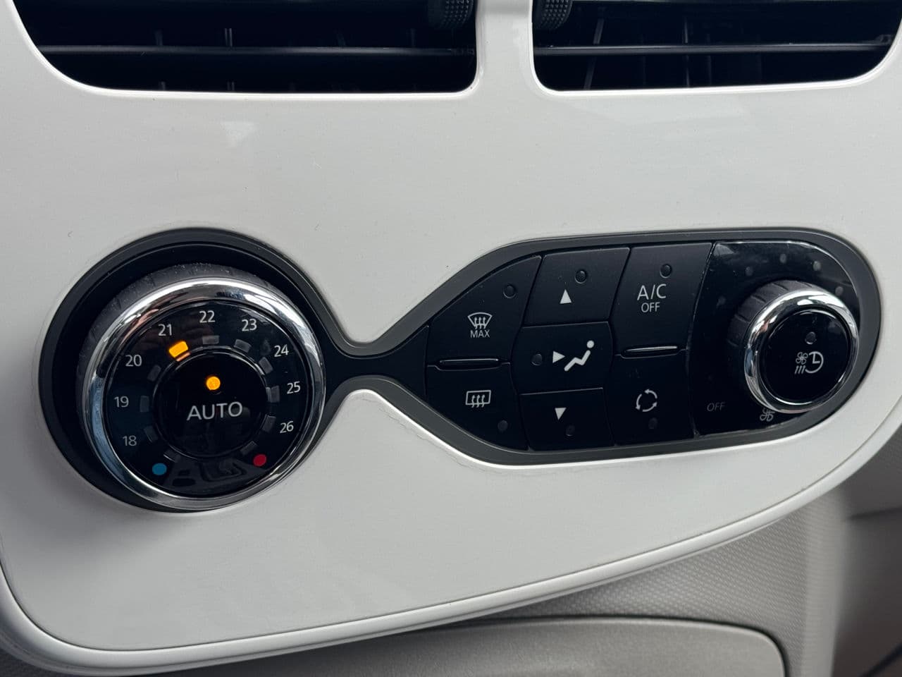 Renault ZOE 2019 — Миниатюра 10