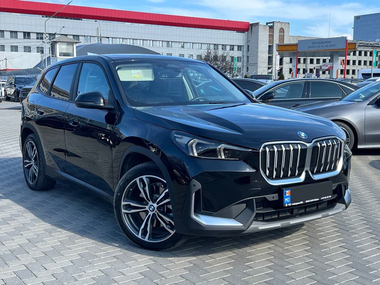 BMW iX1 xDrive30 2023 — Миниатюра 3