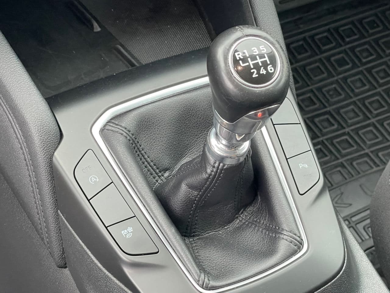 Ford Kuga 2021 — Миниатюра 15