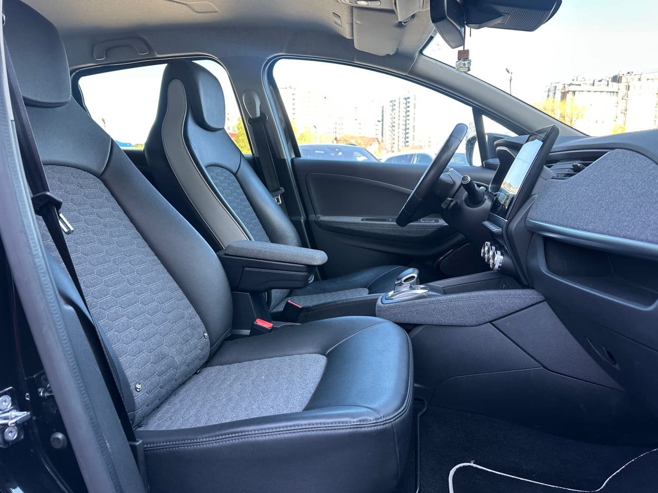 Renault ZOE 2021 — Миниатюра 13