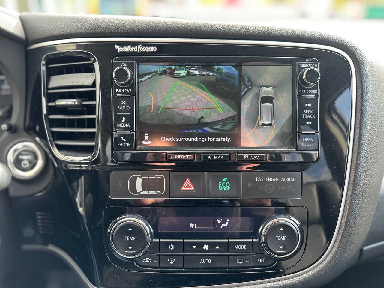 Mitsubishi Outlander 2015 — Миниатюра 12