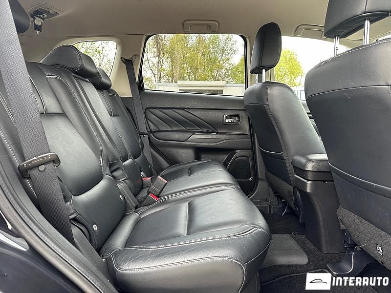 Mitsubishi Outlander 2015 — Миниатюра 16
