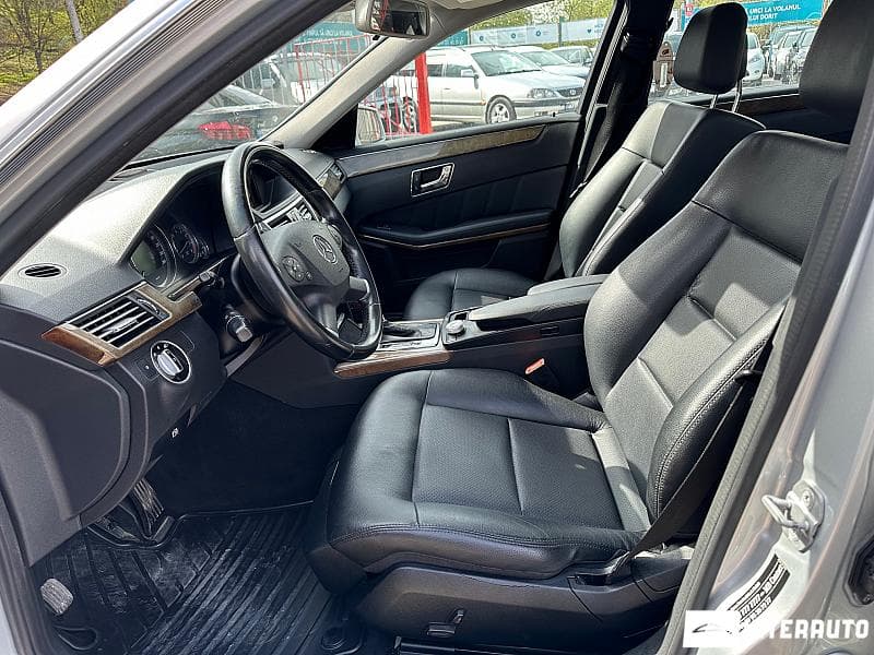 Mercedes E 200 2011 — Миниатюра 6