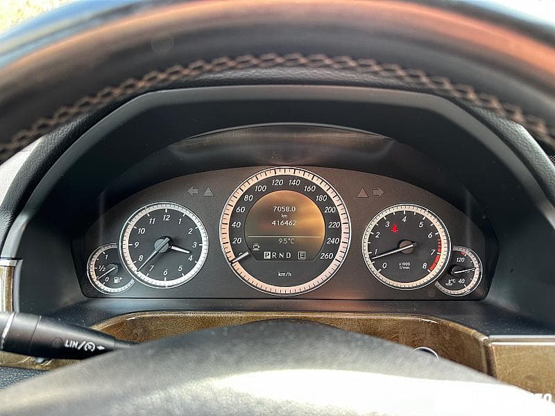 Mercedes E 200 2011 — Миниатюра 9