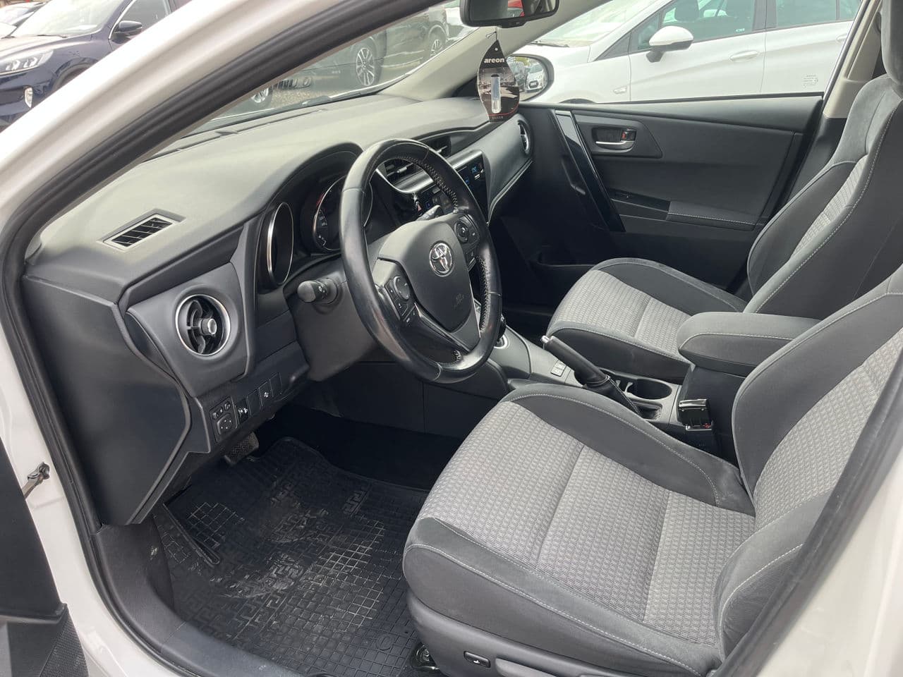 Toyota Auris 2018 — Миниатюра 5
