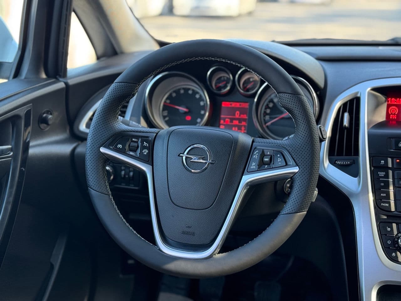 Opel Astra 2015 — Миниатюра 10