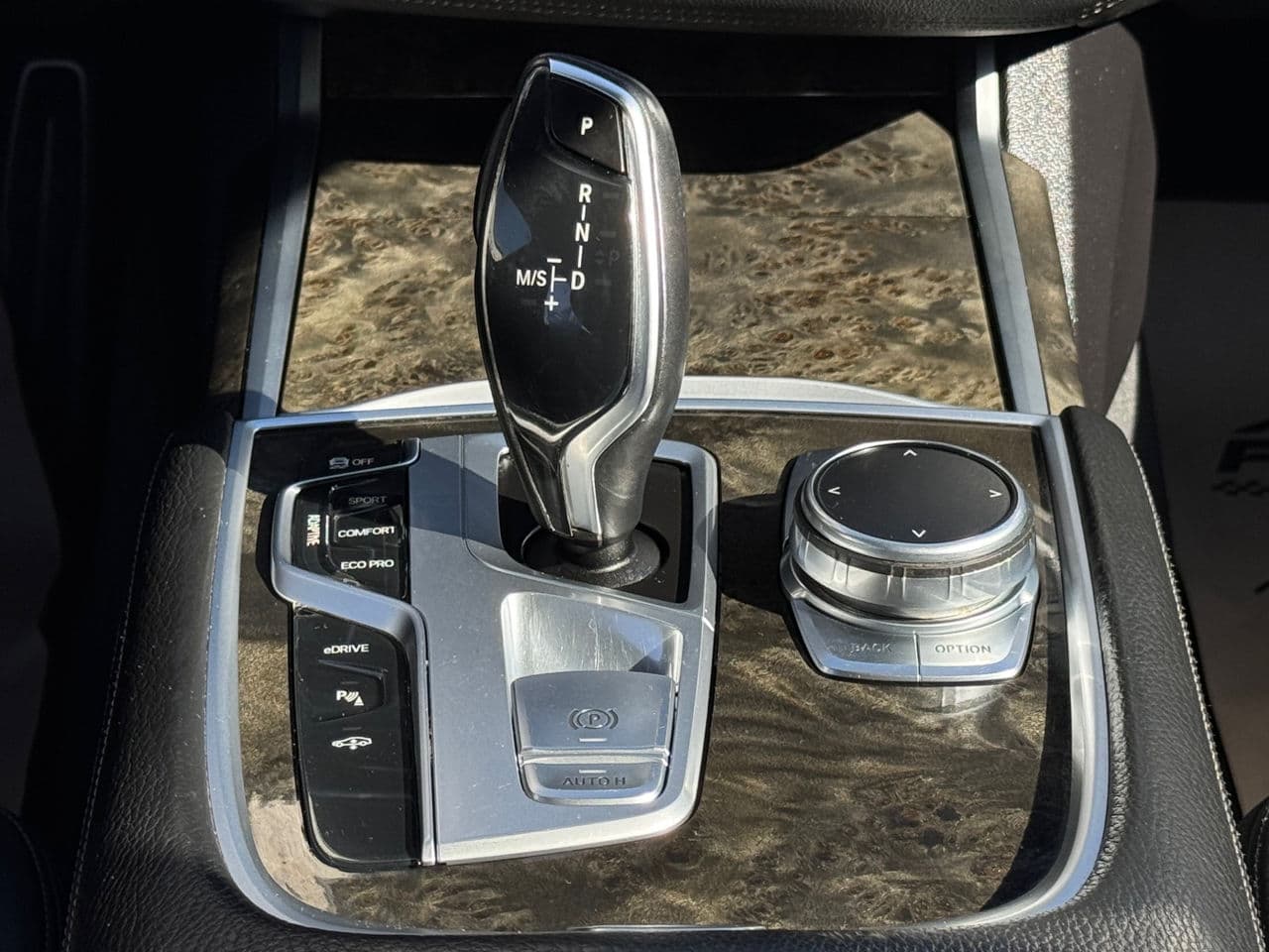 BMW 740e 2018 — Миниатюра 16