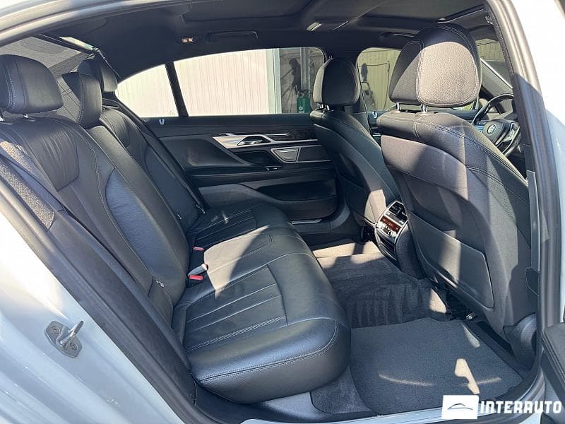 BMW 740e 2018 — Миниатюра 8