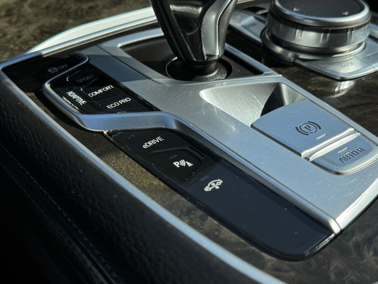 BMW 740e 2018 — Миниатюра 17