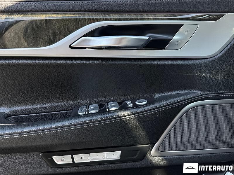 BMW 740e 2018 — Миниатюра 19