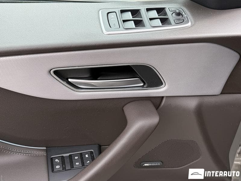 Jaguar F-Pace 2016 — Миниатюра 8