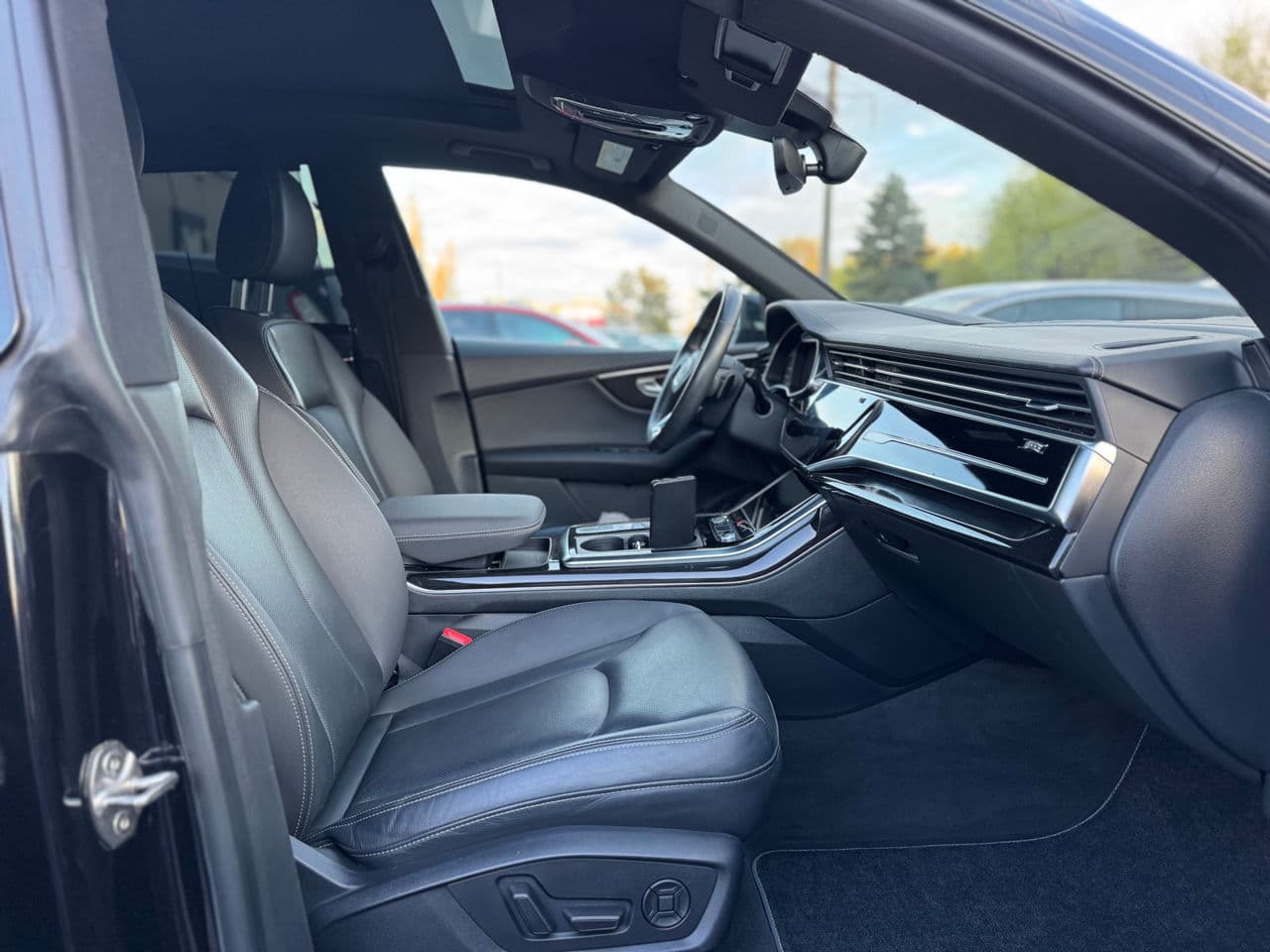 Audi Q8 2019 — Миниатюра 23