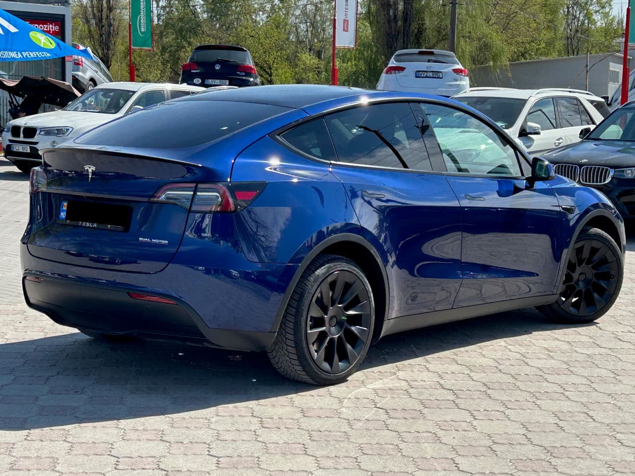 Tesla Model Y 2022 — Миниатюра 3