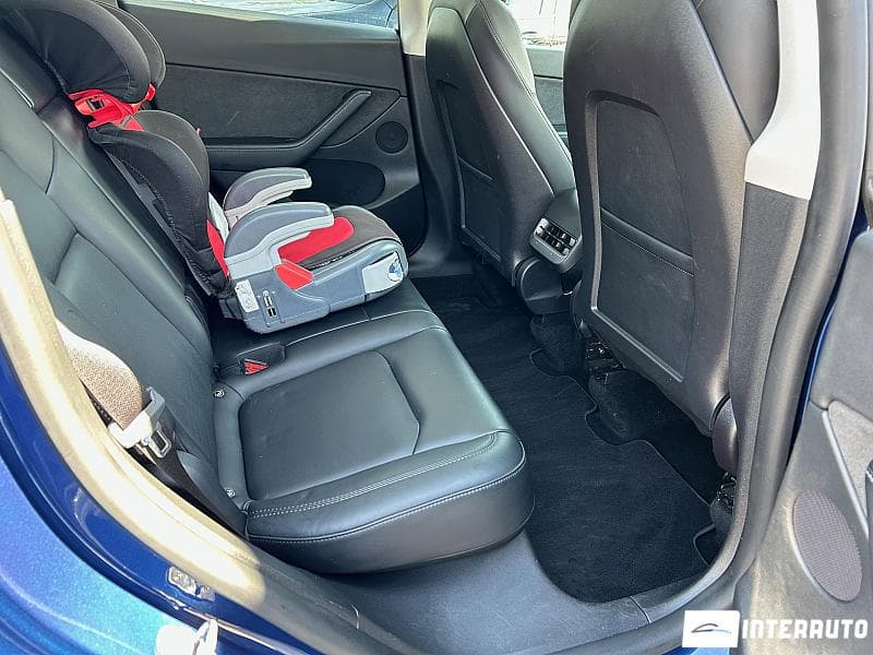 Tesla Model Y 2022 — Миниатюра 16