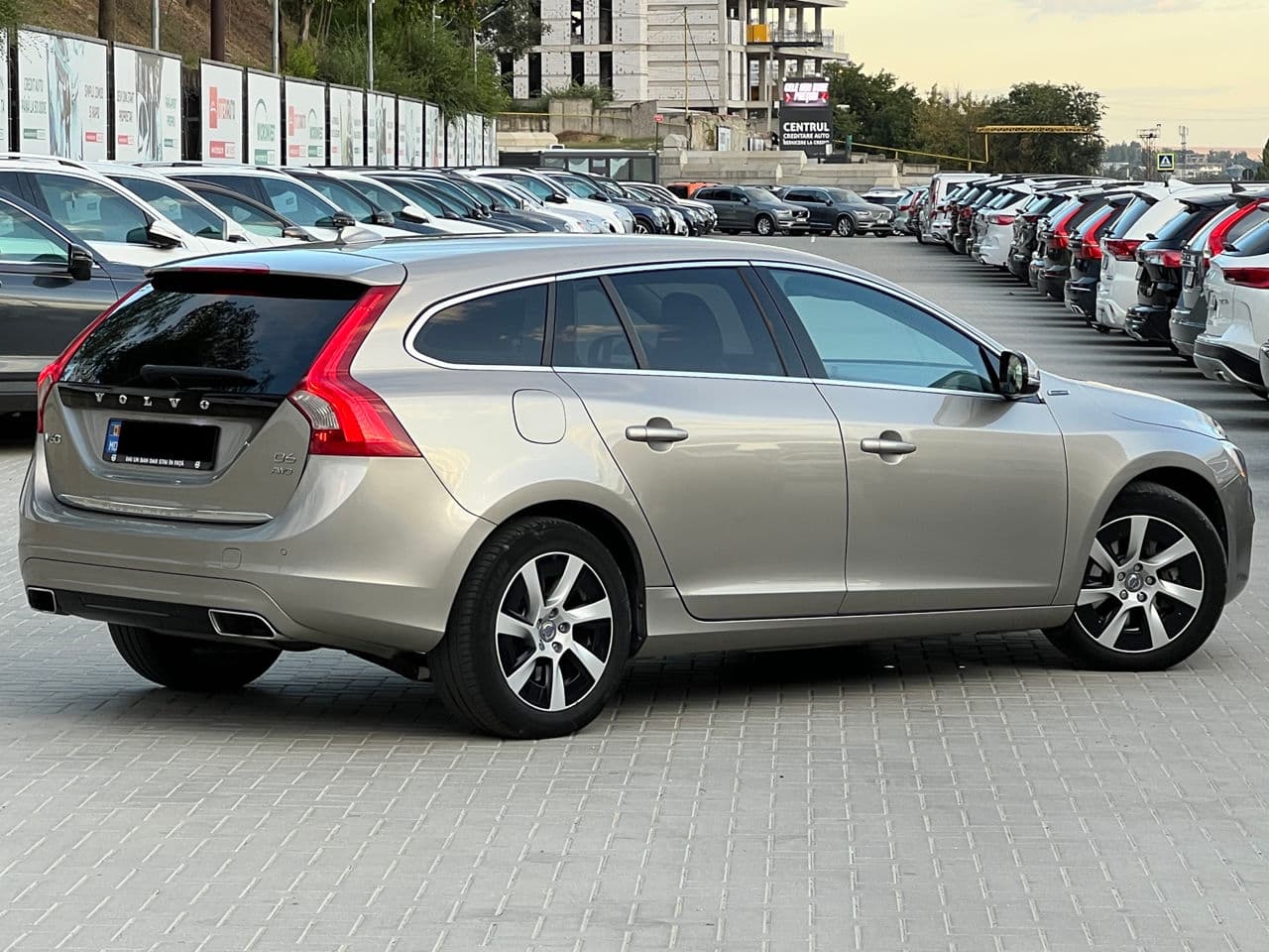 Volvo V 60 2014 — Миниатюра 3