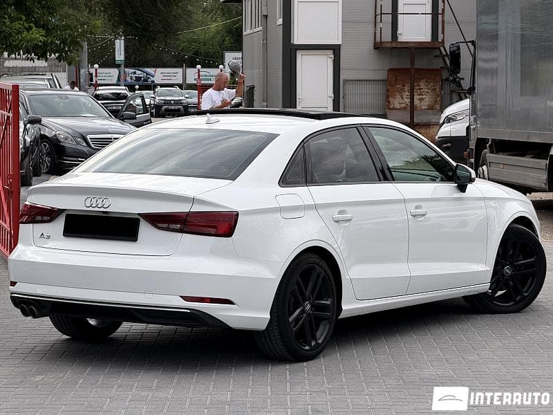 Audi A3 2018 — Миниатюра 3