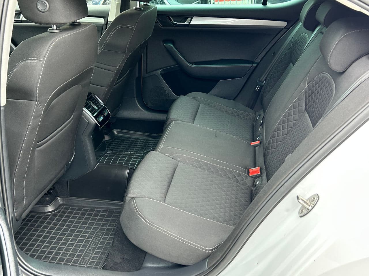 Skoda Superb 2016 — Миниатюра 18