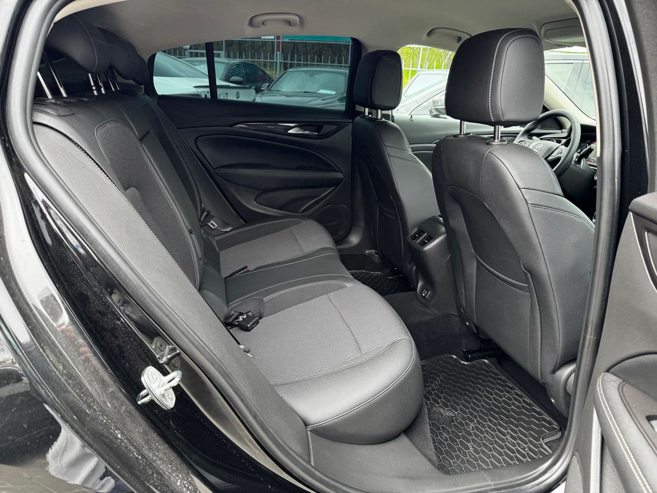Opel Insignia 2021 — Миниатюра 13