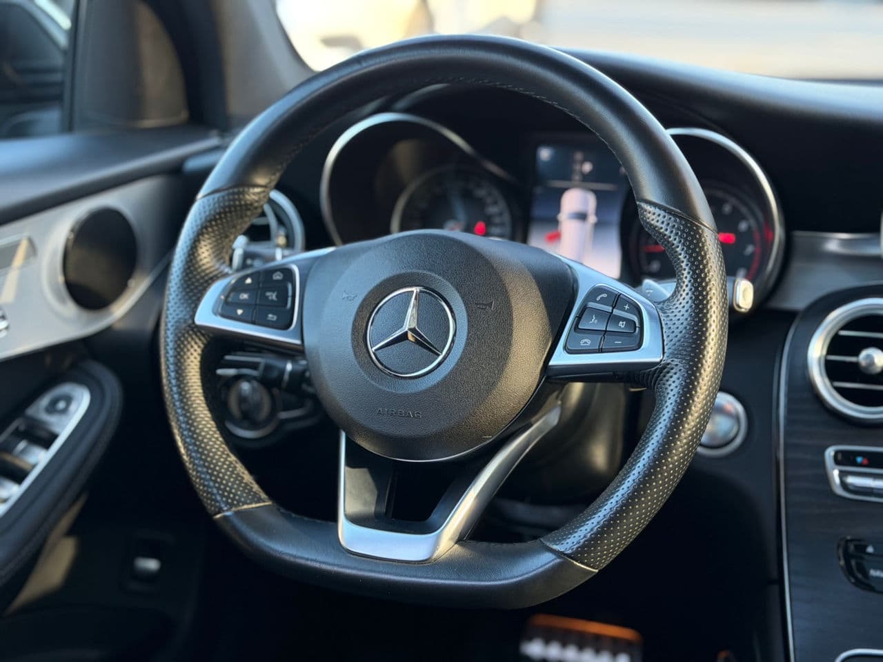 Mercedes GLC 300 2018 — Миниатюра 12