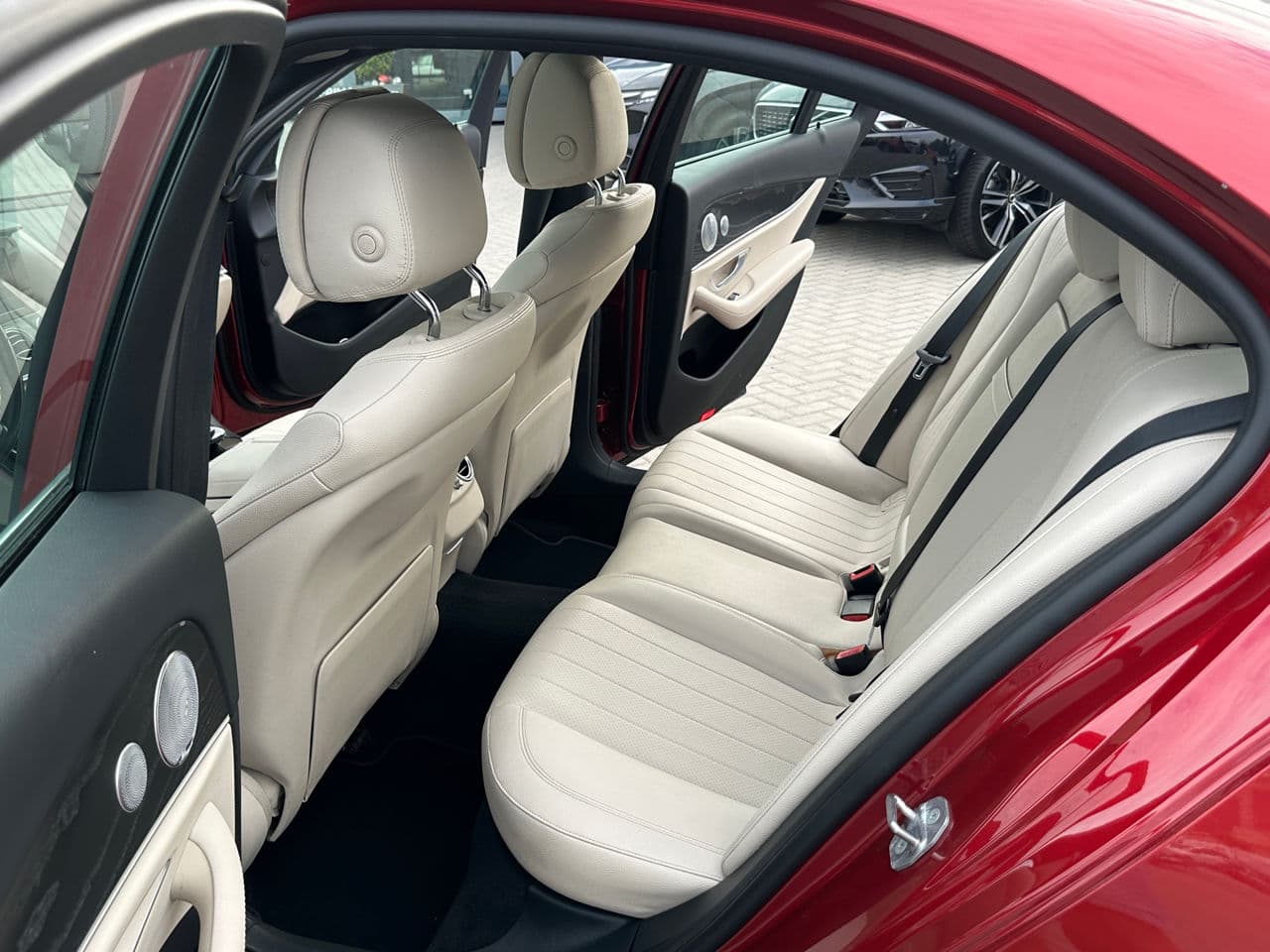 Mercedes E 300 2017 — Миниатюра 13