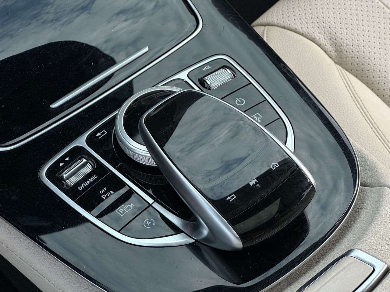 Mercedes E 300 2017 — Миниатюра 12