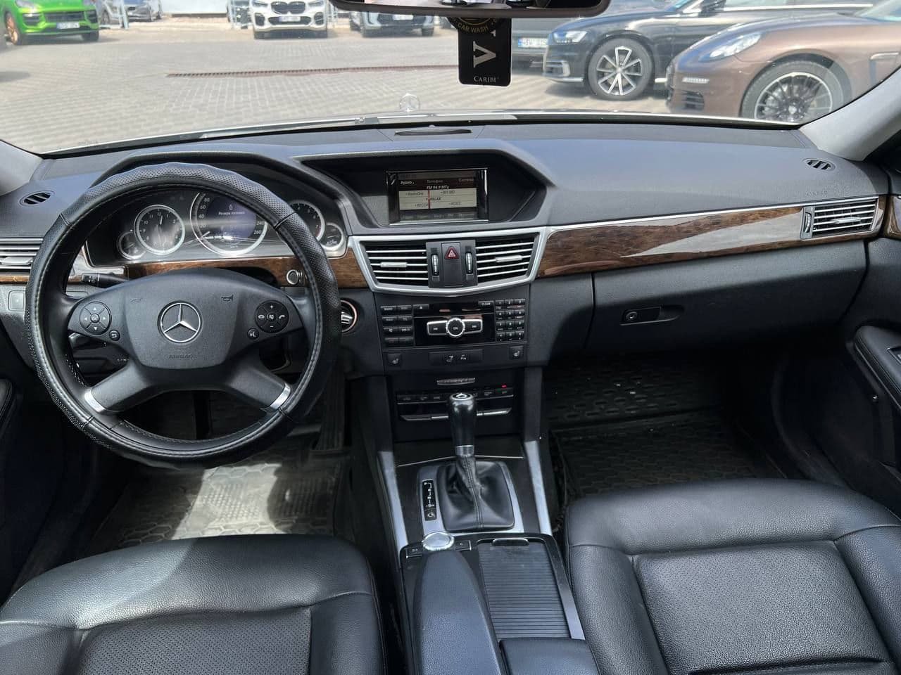 Mercedes E 200 2012 — Миниатюра 8