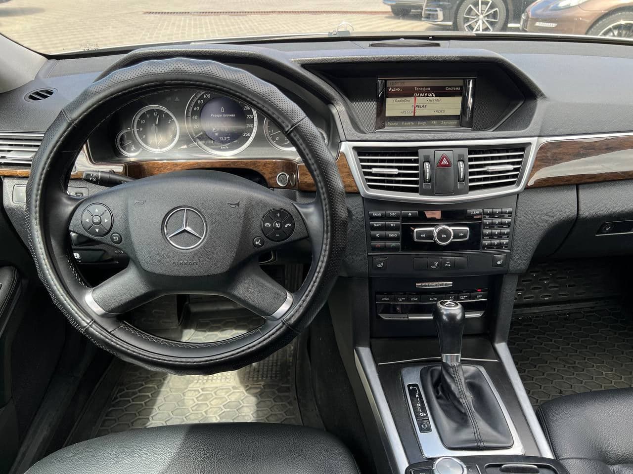 Mercedes E 200 2012 — Миниатюра 9
