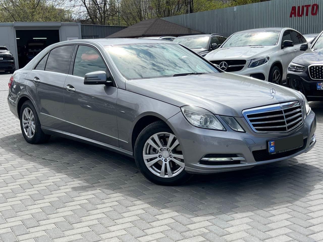 Mercedes E 200 2012 — Миниатюра 3