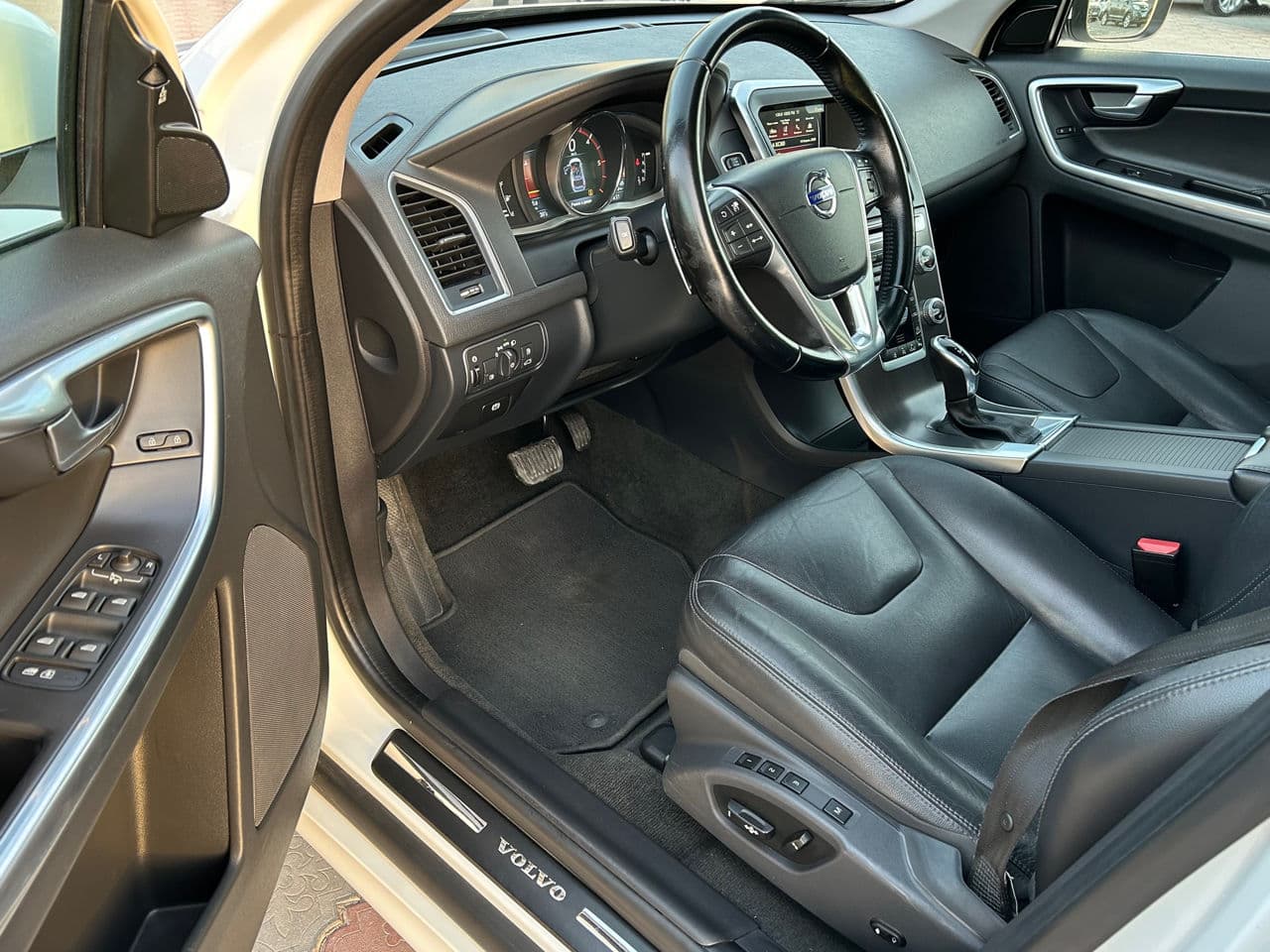 Volvo XC 60 2016 — Миниатюра 5