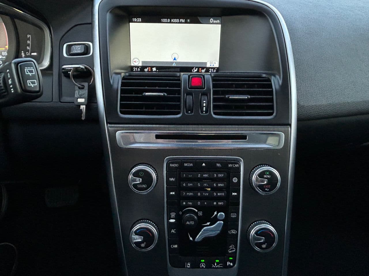 Volvo XC 60 2016 — Миниатюра 15