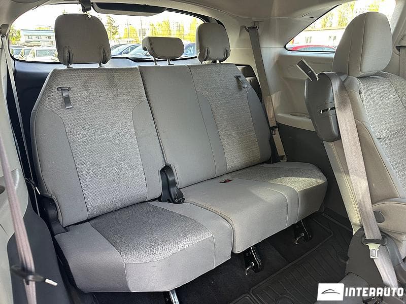 Toyota Sienna 2021 — Миниатюра 17