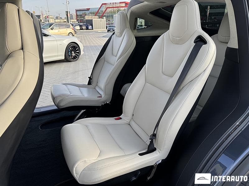 Tesla Model X 2018 — Миниатюра 12